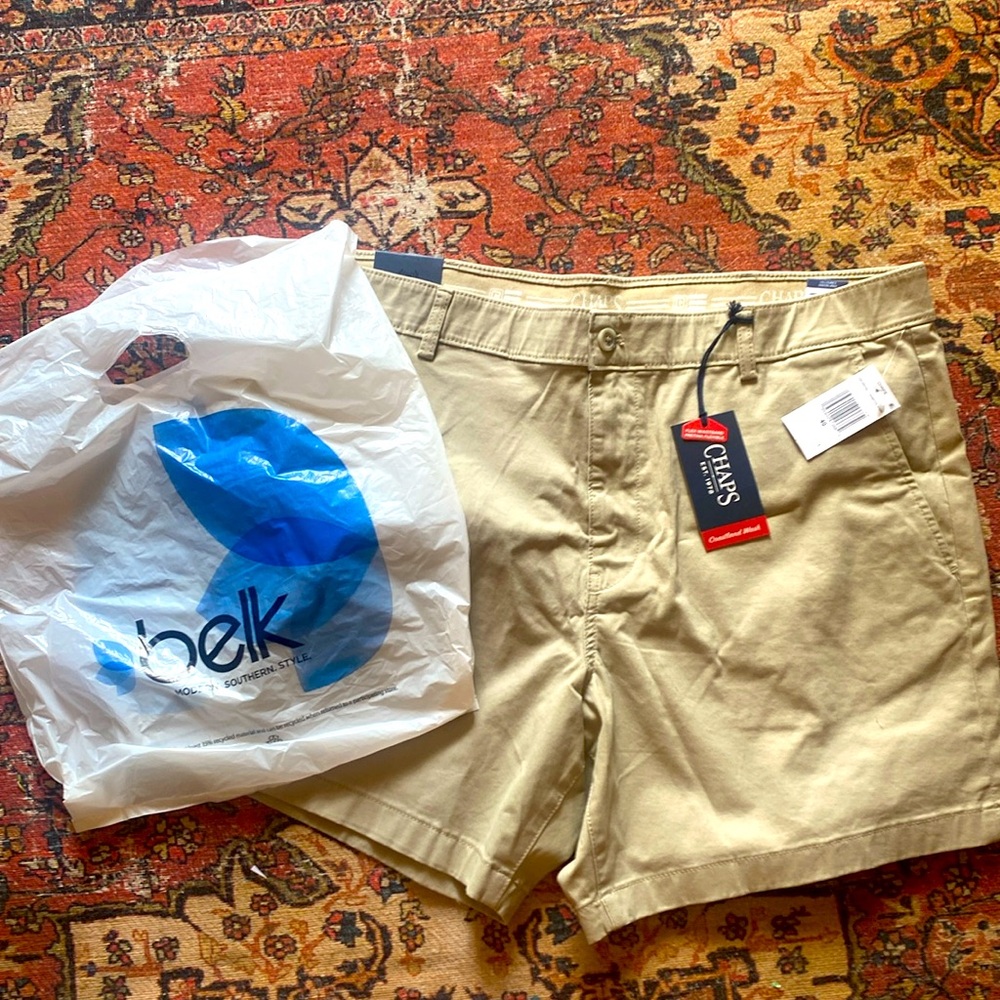Men’s Chaps khaki shorts.